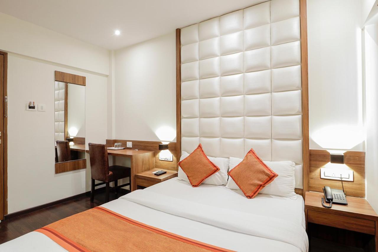 Hotel Ratna Mahal Мумбаї Екстер'єр фото