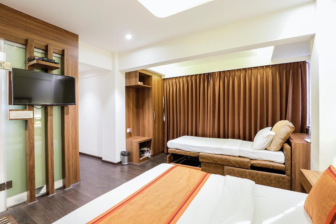 Hotel Ratna Mahal Мумбаї Екстер'єр фото